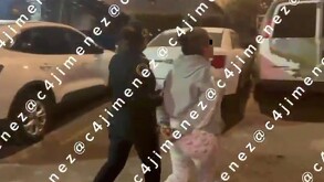 Policías de la Ciudad de México detienen a María, mujer que mató a balazos a un comerciante en Miguel Hidalgo.