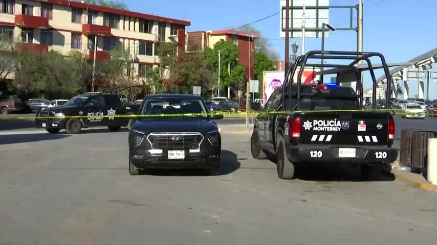 Tras un altercado vial, hombres armados dispararon contra el conductor de una camioneta en Monterrey.
