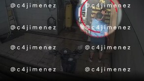 Bernardo golpeando a joven que no le pagó tres sándwiches en Ecatepec.