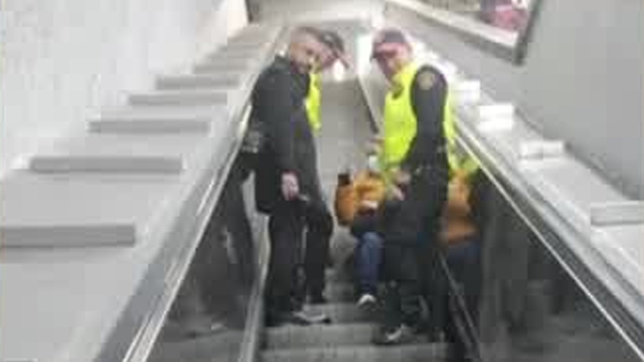 Un accidente en la escalera eléctrica de la estación Metro Miguel Ángel de Quevedo provocó confusión entre usuarios.
