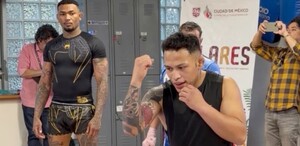 Ronaldo el Lazy Boy durante la clase de box y mma junto a Michael Morales.