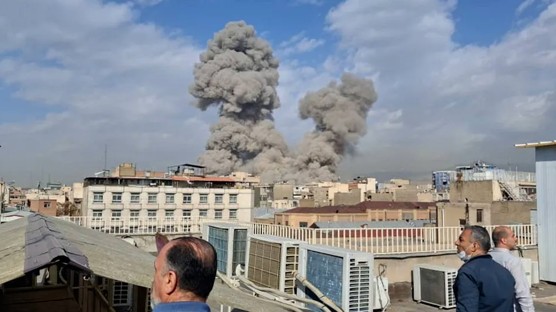 Programa conducido por Rodrigo Rico, Monserrat Contreras y Ricardo Solaback, sábado 28 de febrero de 2026.