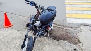 Matan a motociclista en Acajete mientras circulaba, le dieron dos balazos.