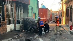 La mañana de este domingo se registró un incendio al interior de una vivienda situada en la calle 5 de Mayo, casi en el cruce con Cazadores.