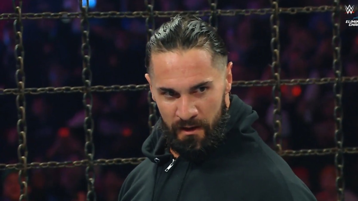 Seth Rollins en Elimination Chamber luego de provocar la eliminación de Logan Paul.