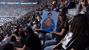 Fan apoya a Checo en la F1