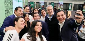 alejandro armenta, romel pacheco, matías grande, alejandra valencia y ángela ruiz en el anuncio copa del mundo de tiro con arco puebla 2026