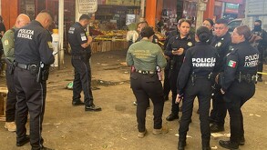 Policías de Torreón en Mercado Alianza