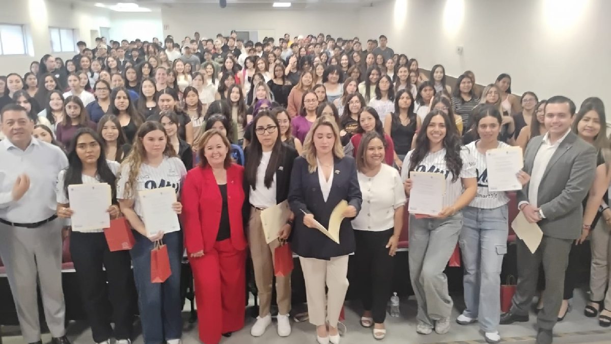 Conferencia de Sultanes femenil en Facpya sobre el Día Internacional de la Mujer.