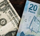 Dólar en comparación con pesos mexicanos.