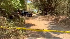 Auto de la Fiscalía de Morelos recorriendo zona donde desapareció Kimberly Ramos