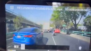 Motociclista es proyectado tras caer en bache sobre calzada de Tlalpan en Ciudad de México