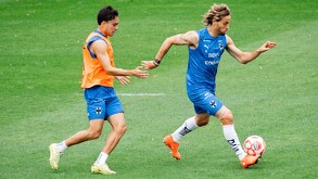 Iker Fimbres y Nicolás Sánchez entrenando en El Barrial.