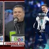 Willie González en el programa 'La Hora de Willie' en RG La Deportiva y Carlos Hermosillo cargando la copa de la Concachampions.