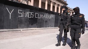 Seguridad Palacio de Gobierno de Nuevo León por marcha 8M.