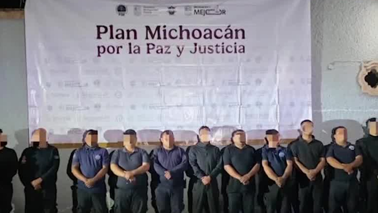 Autoridades de Michoacán investigan a policías de al menos 20 municipios por posibles vínculos con el Cártel Jalisco Nueva Generación.