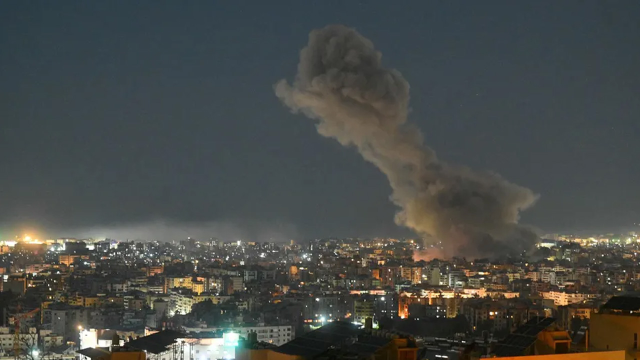 Un incendio se registró en la embajada de Estados Unidos en Riad tras un ataque con drones.