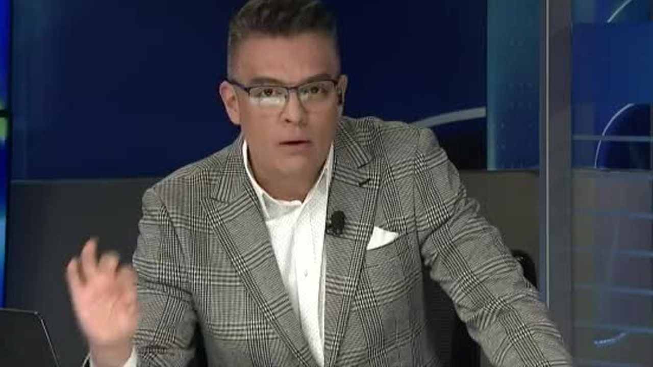 La respuesta del funcionario no fue bien recibida por el conductor Ángel Carrillo, quien un día antes había entrevistado a Llamel en su espacio informativo.