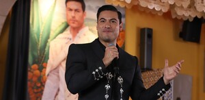 Carlos Rivera presenta disco '¡Vida México!' y un mural de sí mismo en Garibaldi