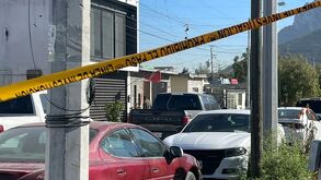 La Fiscalía General de Justicia de Nuevo León reveló que la madre del menor señalado por la muerte de la joven fue vinculada a proceso por el delito de resisten