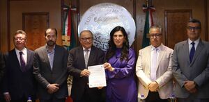 Diputados reciben iniciativa de reforma electoral de Claudia Sheinbaum