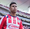 Efraín Álvarez, jugador de las Chivas Rayadas del Guadalajara en el Estadio Akron.