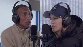 Saskia Niño de Rivera y el reo Alberto durante un epidosio de podcast Penitencia.