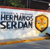 Fachada de una escuela primaria llamada 'Hermanos Serdán' ubicada en el muncipio de Coronango, Puebla.