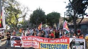 Morena aseguró que la presión social frenó el aumento a 14 pesos en el transporte público de Jalisco.