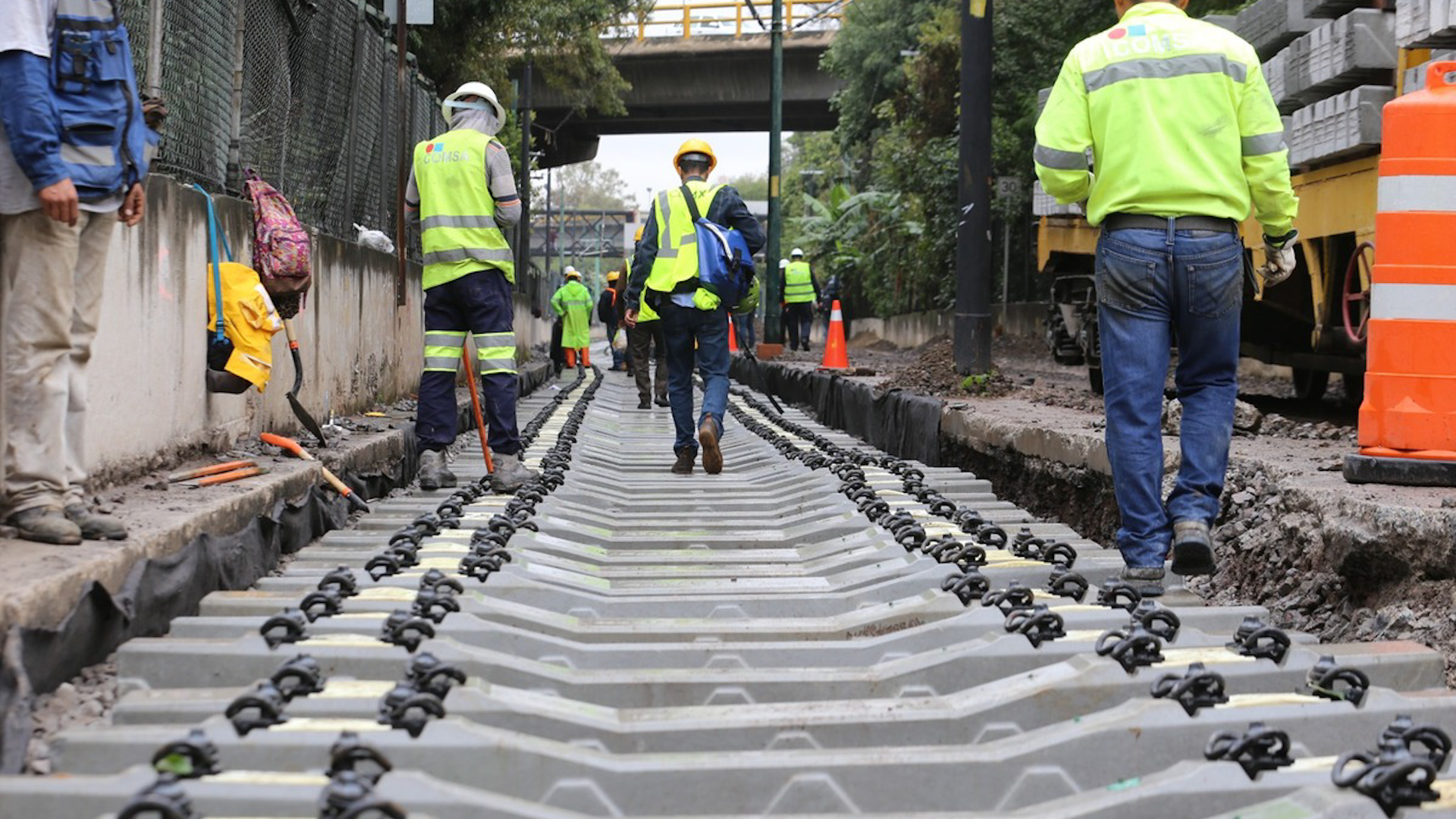 Consulta los nuevos horarios del Tren Ligero en la CdMx por obras del Mundial 2026. Habrá apoyo de RTP de Tasqueña a Xochimilco a partir de las 22:00 hoy.