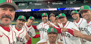 Selfie del cuerpo técnico de México