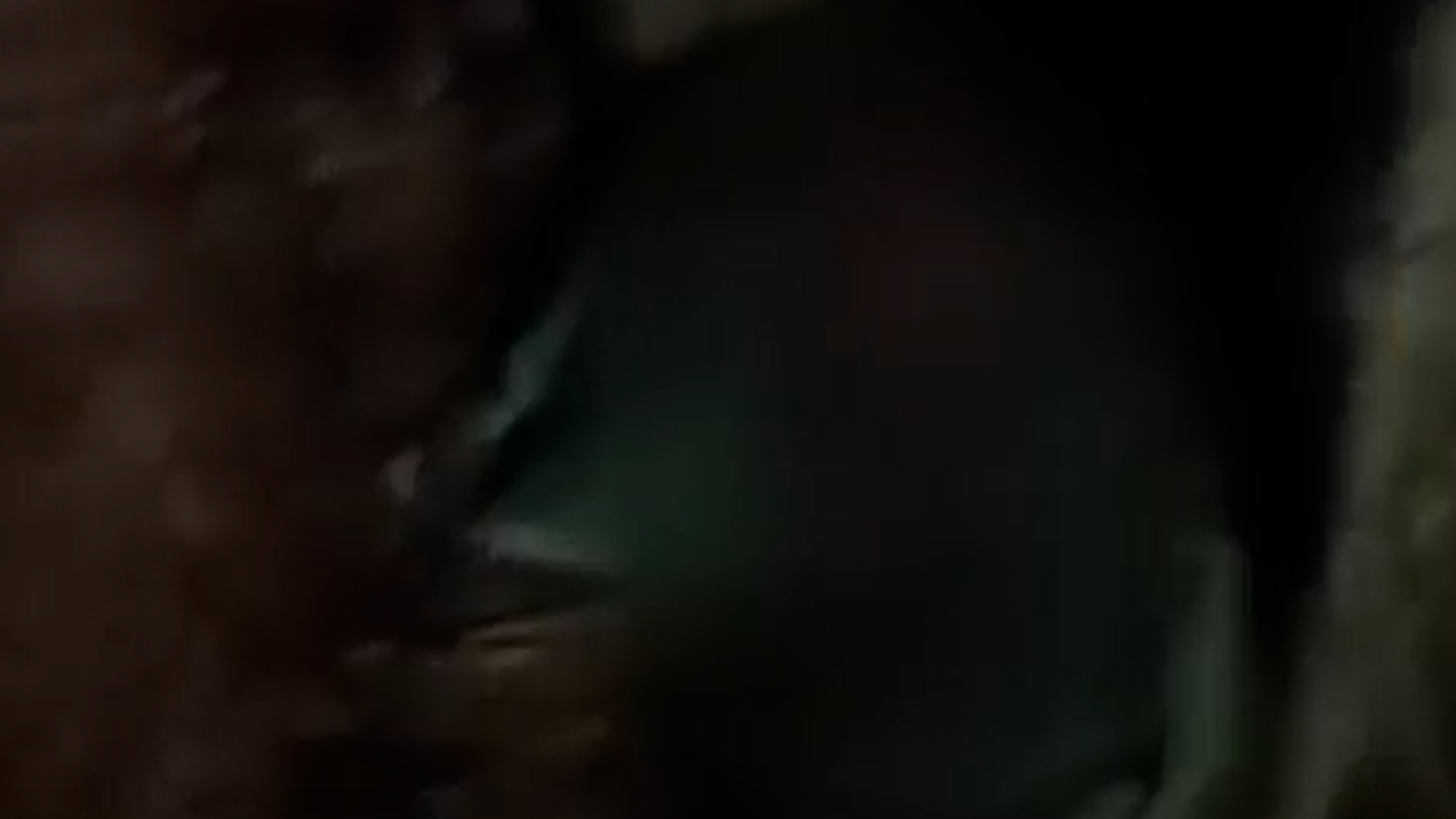 Vecinos de Huatulco hallaron a una recién nacida abandonada en un parque. Bomberos la trasladaron al hospital y hoy se encuentra fuera de peligro.