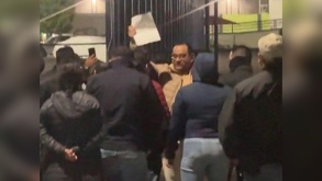 ramiro gonzález vieyra muestra un amparo antes de ser detenido otra vez por la fge puebla