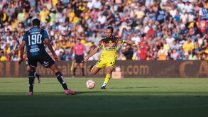 América derrotó de visita a Querétaro con goles de Brian Rodríguez y Patricio Salas.