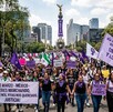Con la conmemoración del 8M se busca visibilizar las desigualdades que aún enfrentan las mujeres en distintos ámbitos de la sociedad.