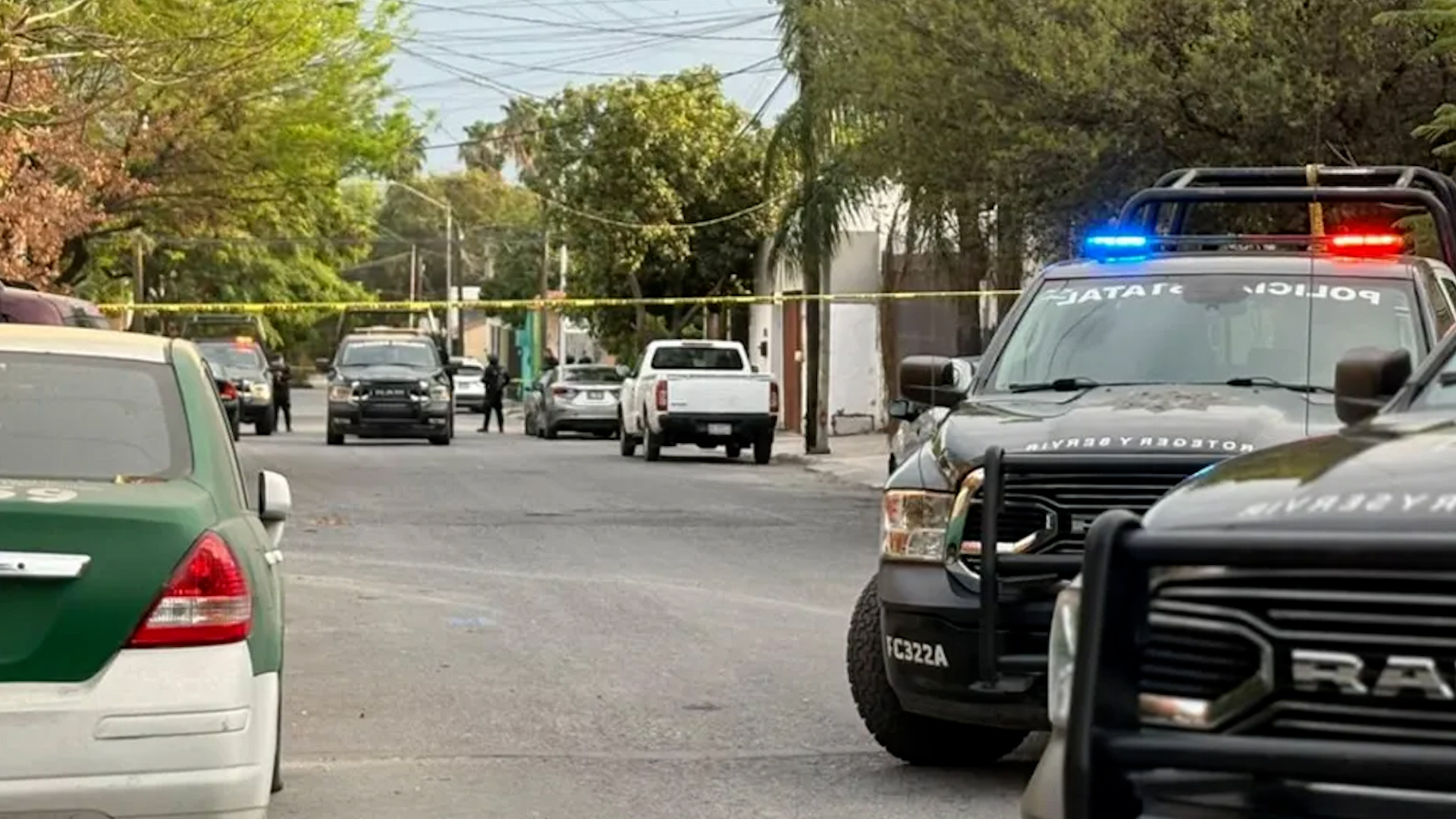 Sicarios en motocicleta dispararon al menos cinco veces contra un hombre de entre 30 y 35 años en la colonia Del Maestro.