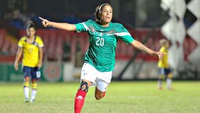 Maribel Domínguez en un partido con la Selección Mexicana Femenil.