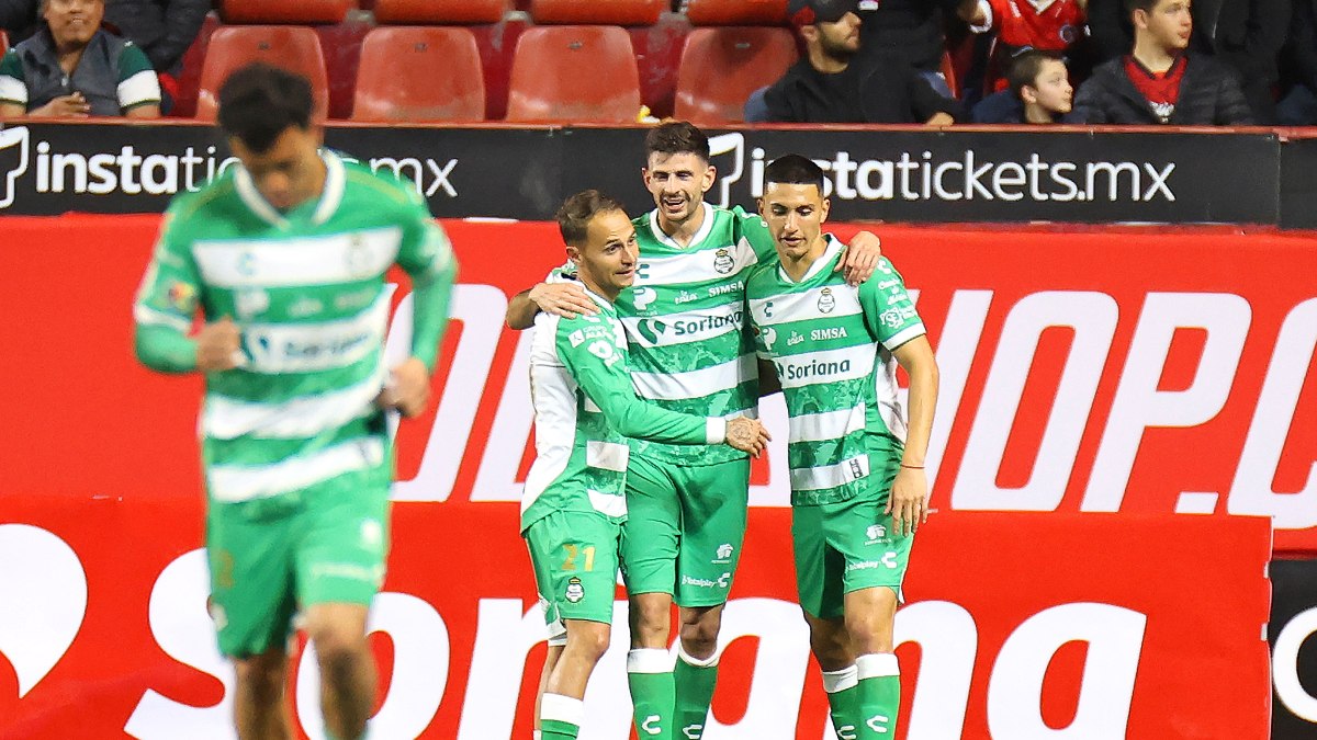 Santos Laguna celebrando el gol ante Tijuana en la Jornada 10.