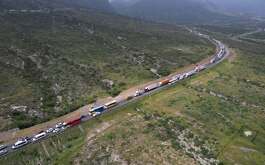 Descripción: Algunas de las carreteras de Nuevo León cuentan con características que las hacen de alto riesgo, desde condiciones climáticas hasta de delincuenci