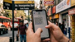 Personas reciben mensajes SMS sobre multas falsas em la Ciudad de México