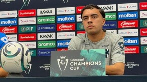 Iker Fimbres en conferencia de prensa con Rayados.