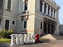 Exterior del MUSA tras la marcha del 8 de Marzo en Guadalajara