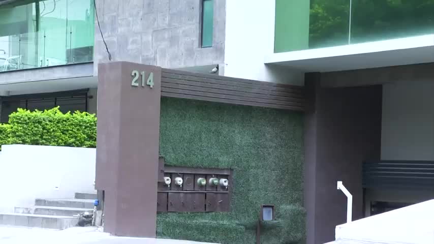 Tres hombres golpearon a un guardia de seguridad para ingresar a un edificio de oficinas en San Pedro Garza García, donde robaron más de 1.4 millones.