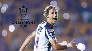 Sergio Canales con Rayados en el Clásico Regio 142.