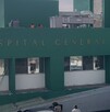 Se observa un edificio color verde y dice Hospital General de Zona.