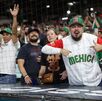 Afición mexicana durante el partido contra Estados Unidos en el Clásico Mundial de Beisbol.