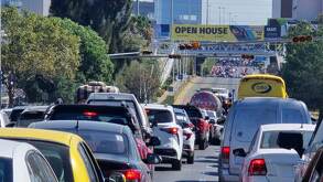 Tráfico a vuelta de rueda en la Ciudad de Puebla, en sus vías más transitadas como lo es Periférico Ecológico y Vía Atlixcayotl