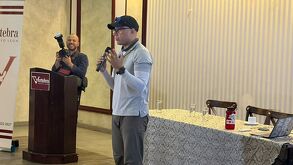 Cosijoopi Montero director de Reforestación extrema