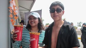 Puestos de micheladas y bares en la Feria de Puebla 2026.