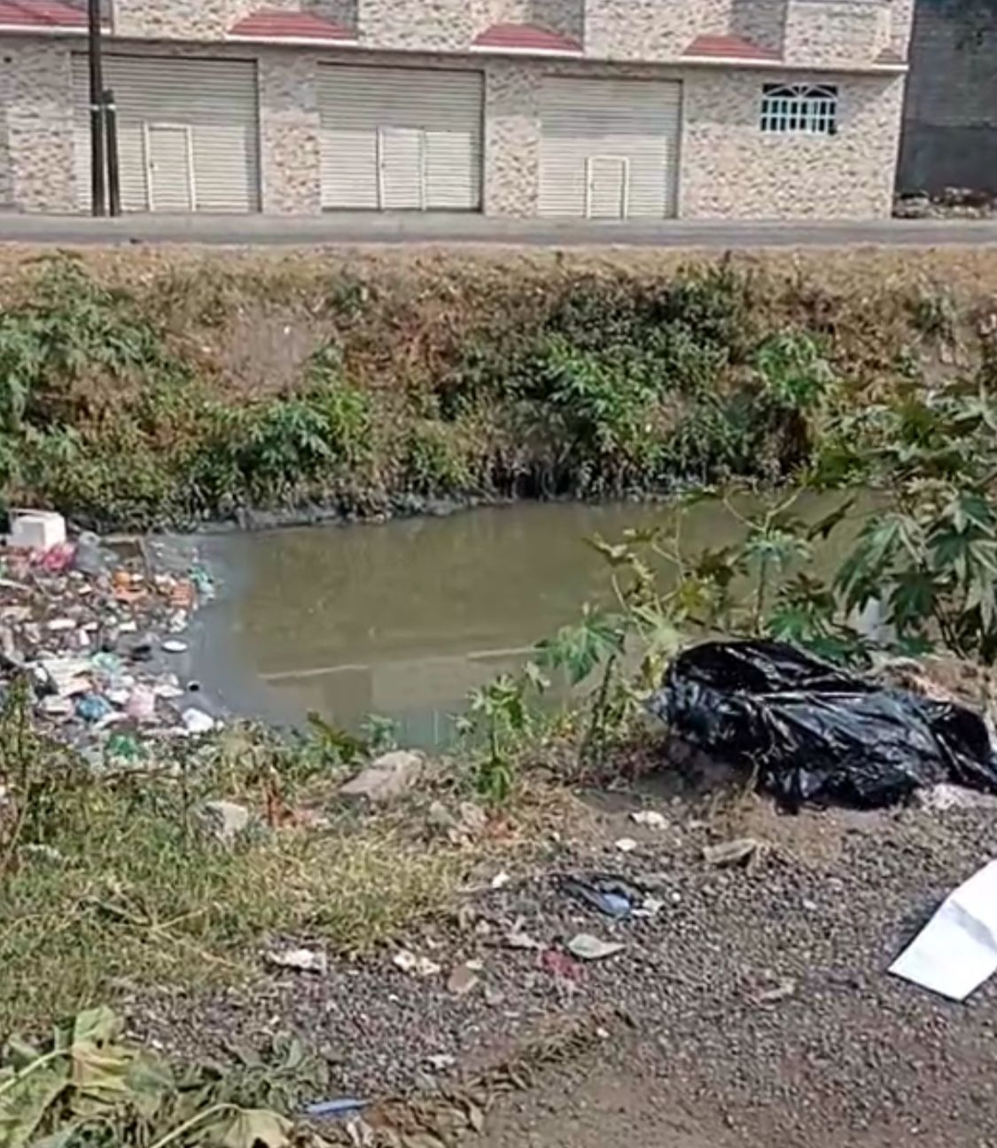 Restos humanos encontrados en canal de Cartagena en Ecatepec